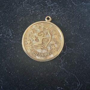 Sarah Coventry Gold Tone Zodiac Sagittarius pendant